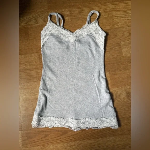 Hollister Gray and White Lace Camisole 2 Piece Set - Picture 2 of 8
